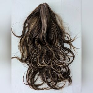 Elegant Wavy Brown Wig.  New Without Tags. Scalp To End Measures Approx 25"